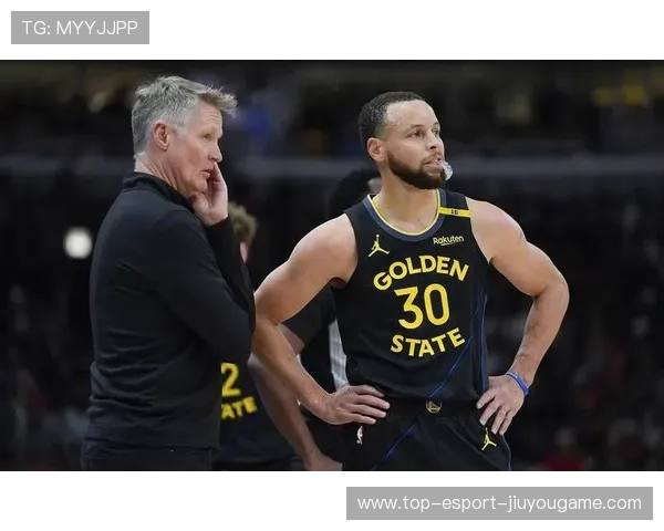 勇士战术调整失灵,库里独自苦撑,勇士队员对库里 勇士战术调整失灵,库里独自苦撑,勇士队员对库里